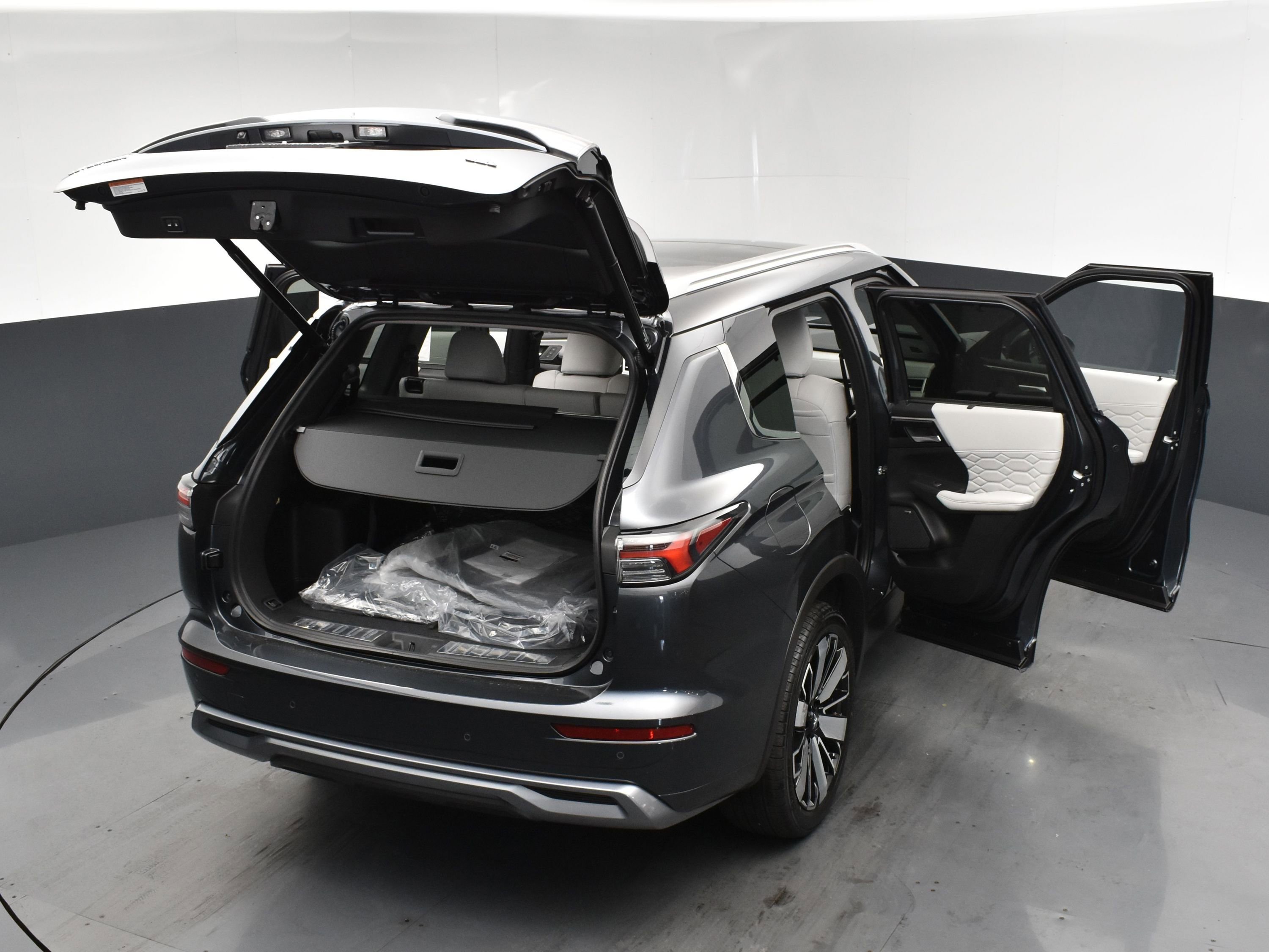 2025 Mitsubishi Outlander SEL photo 27
