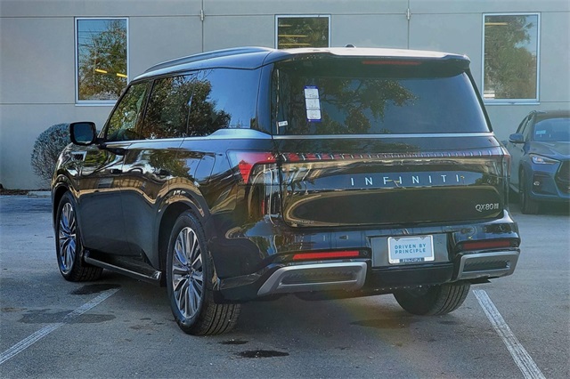 2025 Infiniti QX80 Luxe photo 5