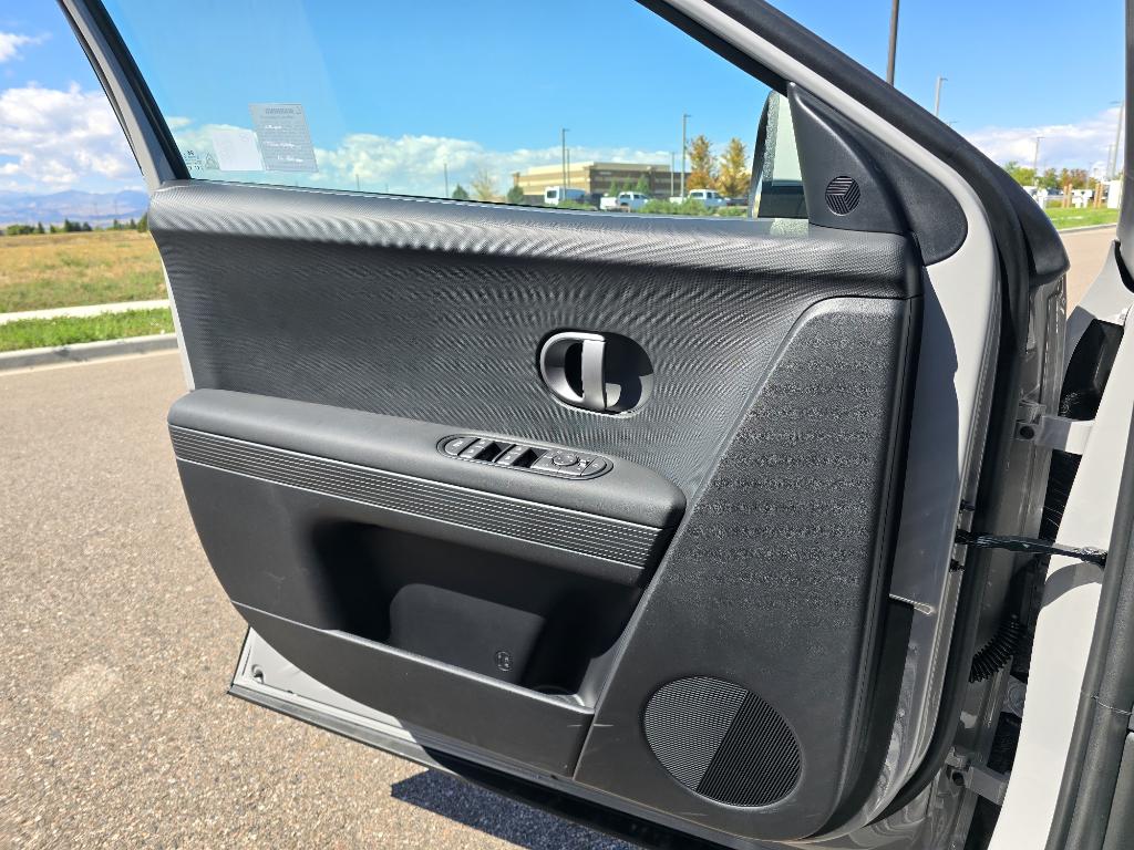2025 Hyundai Ioniq 5 SEL photo 11