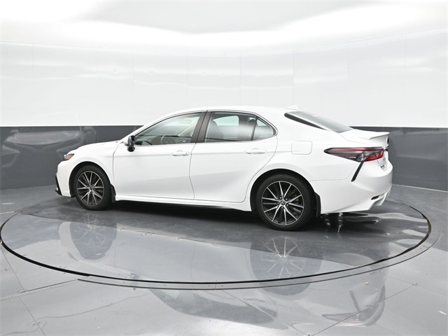 2023 Toyota Camry SE photo 5