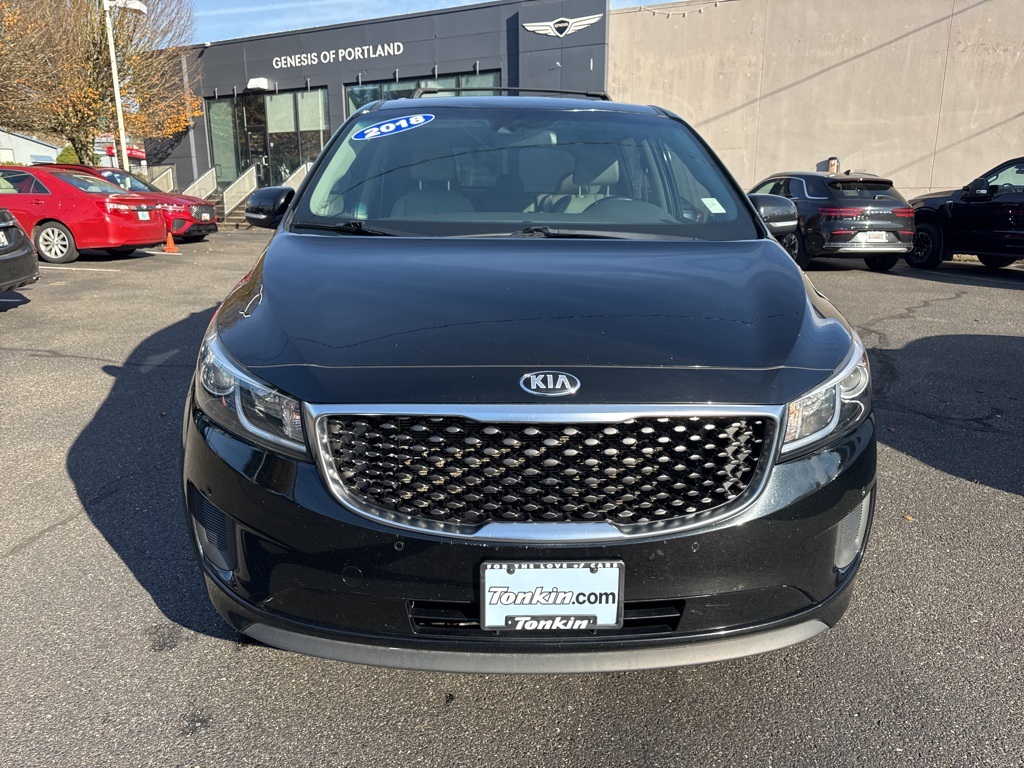 2018 Kia Sedona LX photo 2