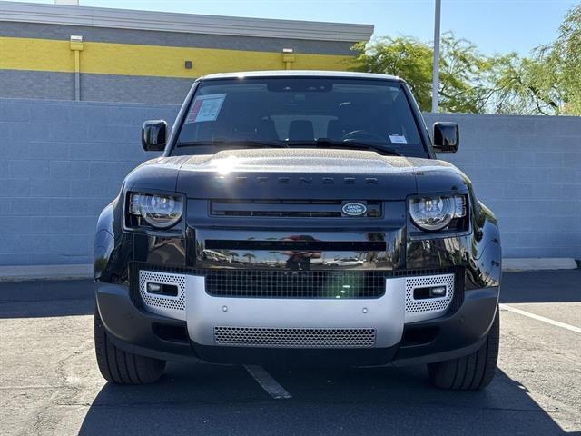 2024 Land Rover Defender S photo 4