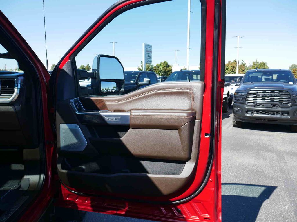 2024 Ford F-350 photo 24
