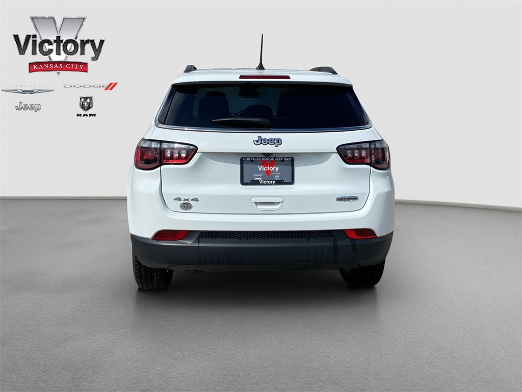 2024 Jeep Compass Latitude Lux photo 4