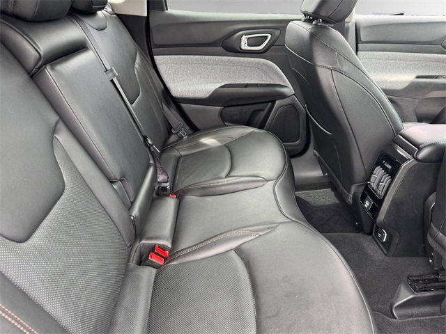 2022 Jeep Compass Latitude Lux photo 13