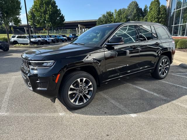 2025 Jeep Grand Cherokee Overland's photo