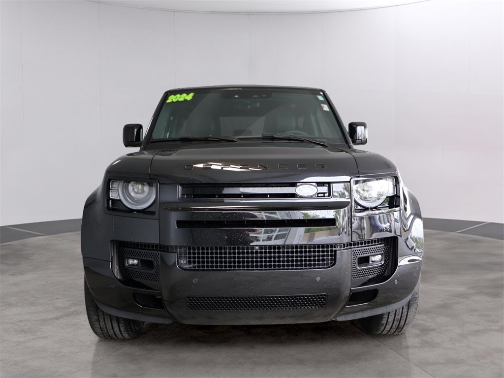 2024 Land Rover Defender 90 X-Dynamic SE photo 2