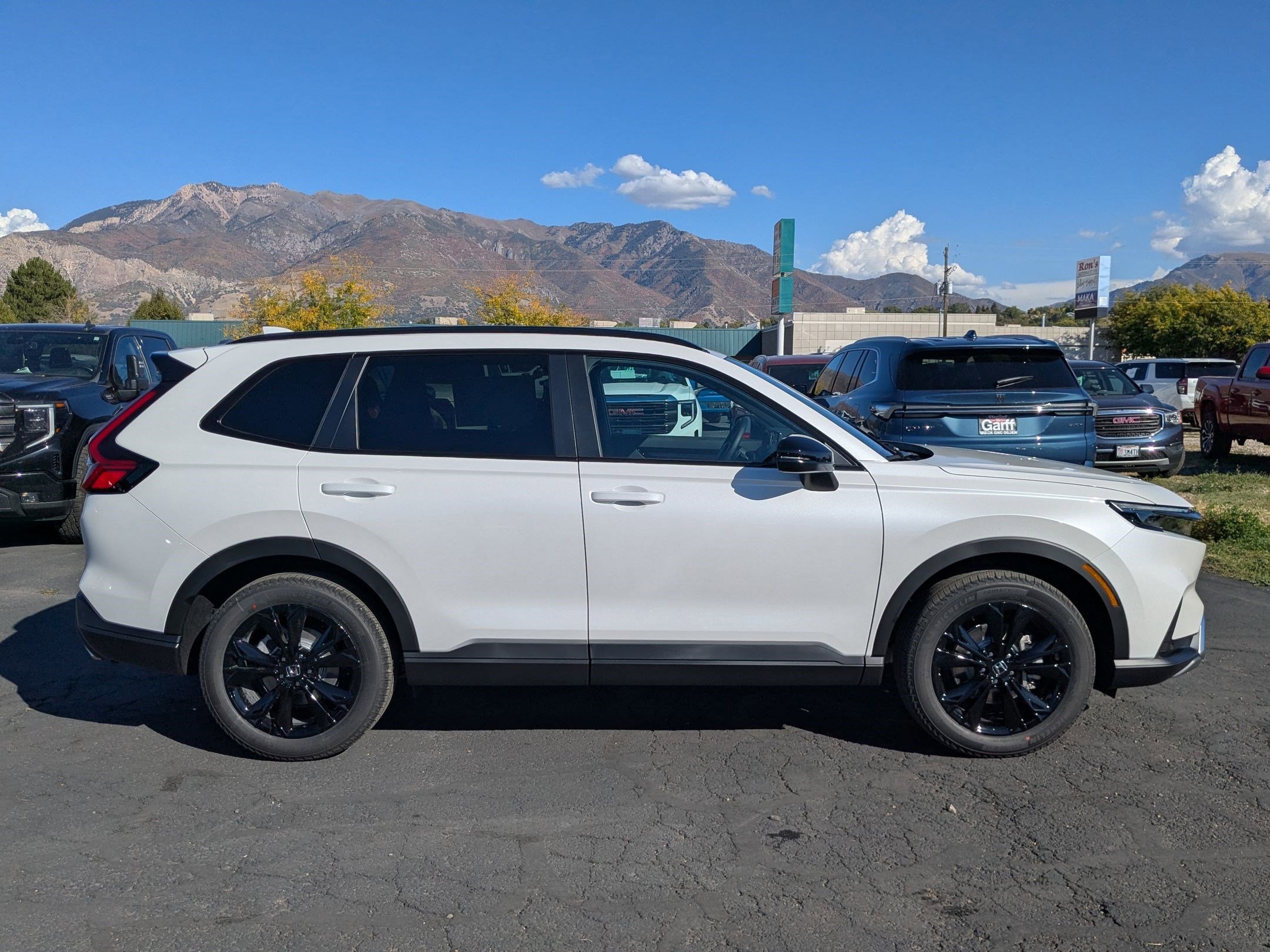 2026 Honda CR-V Sport Touring Hybrid photo 2