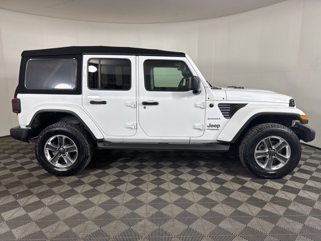 2022 Jeep Wrangler Unlimited Sahara photo 2