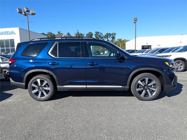 2025 Honda Pilot Touring photo 2