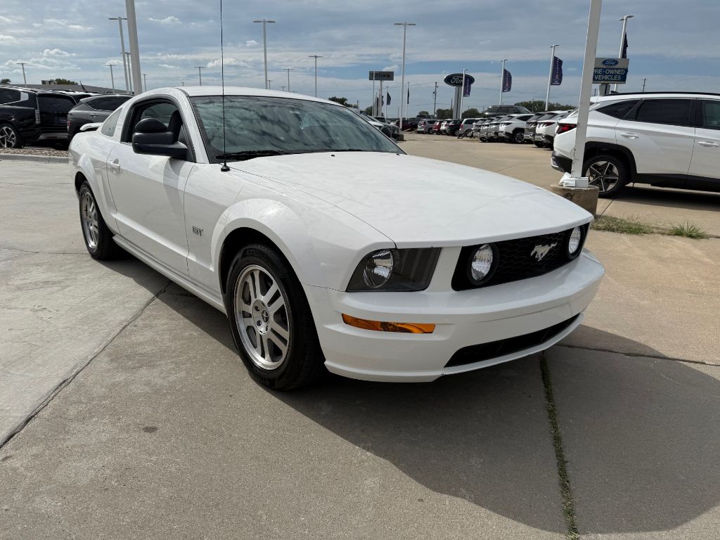 2006 Ford Mustang GT Premium photo 3