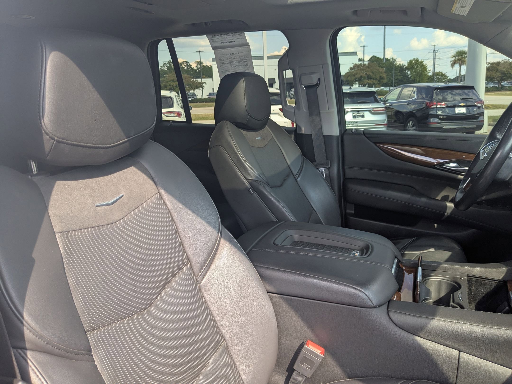 2020 Cadillac Escalade Luxury photo 24