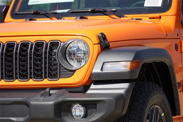 2025 Jeep Wrangler Sport S photo 4