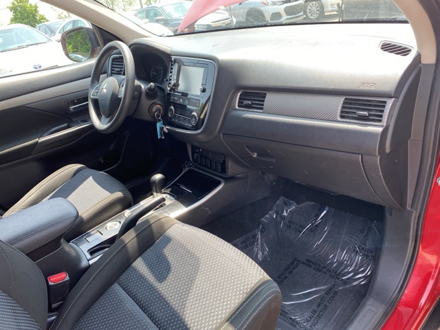 2018 Mitsubishi Outlander ES photo 27