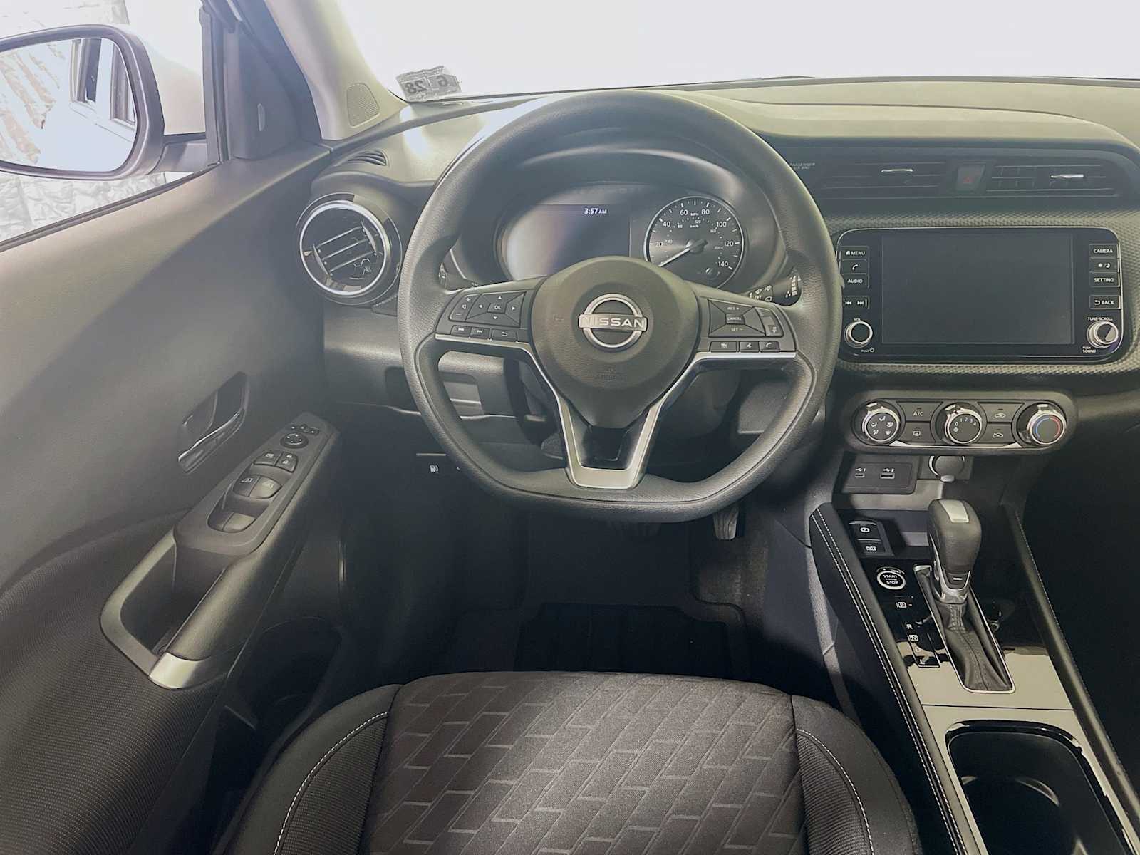 2023 Nissan Kicks SV photo 18