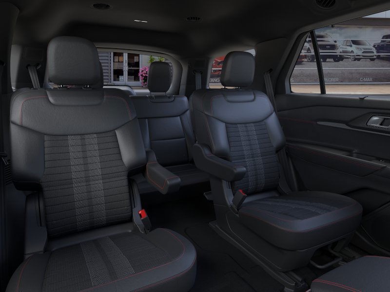 2025 Ford Explorer ST-Line photo 9