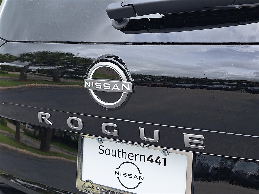 2026 Nissan Rogue SV photo 9