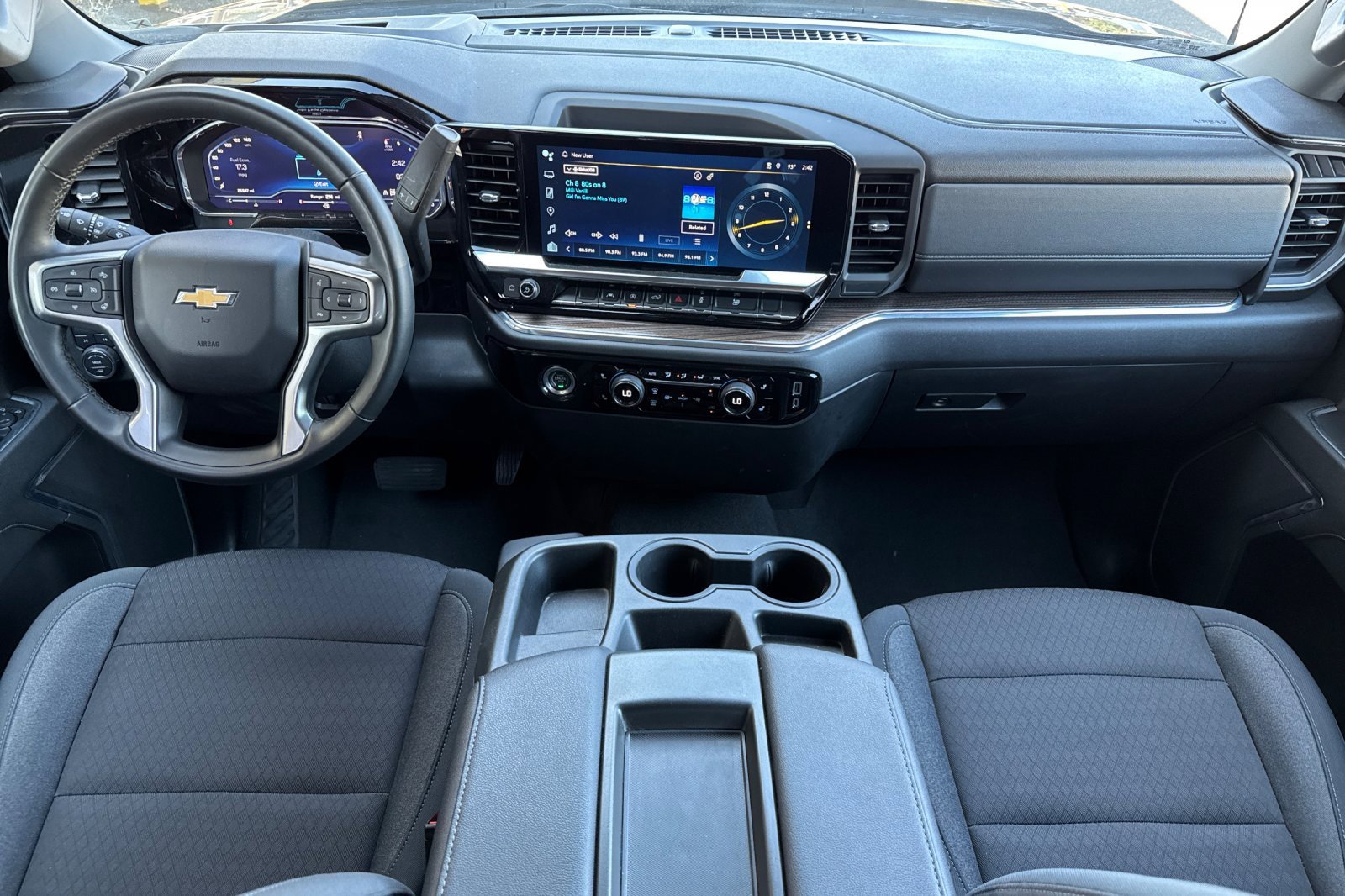 2024 Chevrolet Silverado 1500 LT photo 13