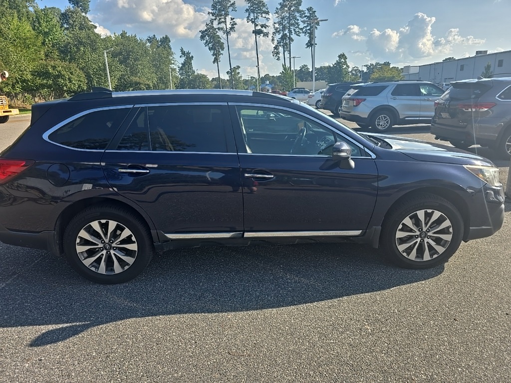 2018 Subaru Outback 2.5i photo 2
