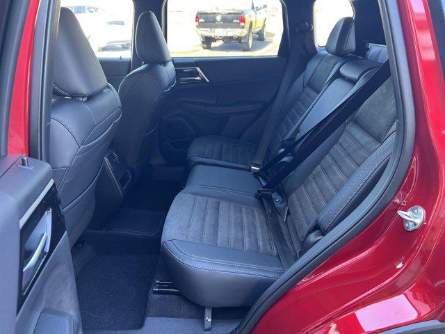 2025 Mitsubishi Outlander PHEV SE S-AWC photo 14