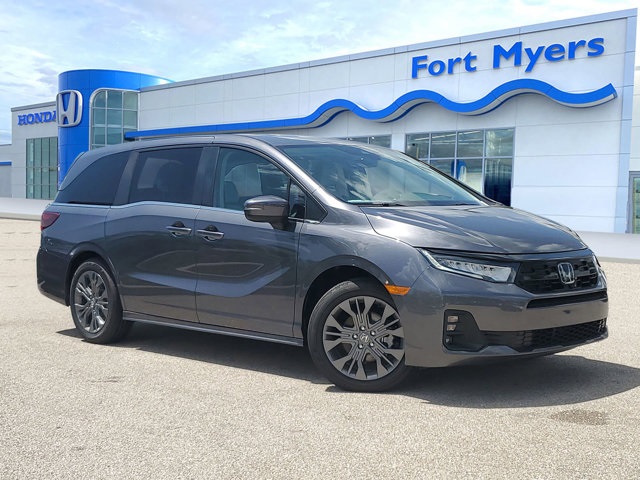 2026 Honda Odyssey Touring's photo