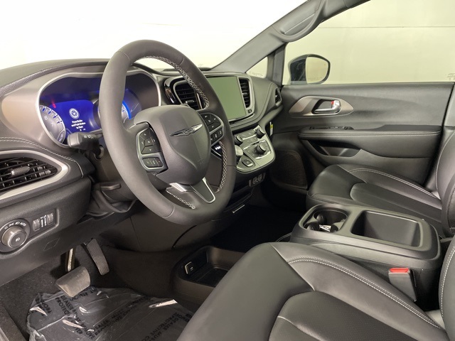 2025 Chrysler Pacifica photo 21
