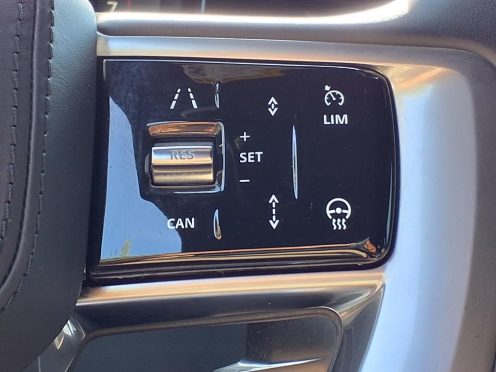 2024 Land Rover Range Rover SE photo 14