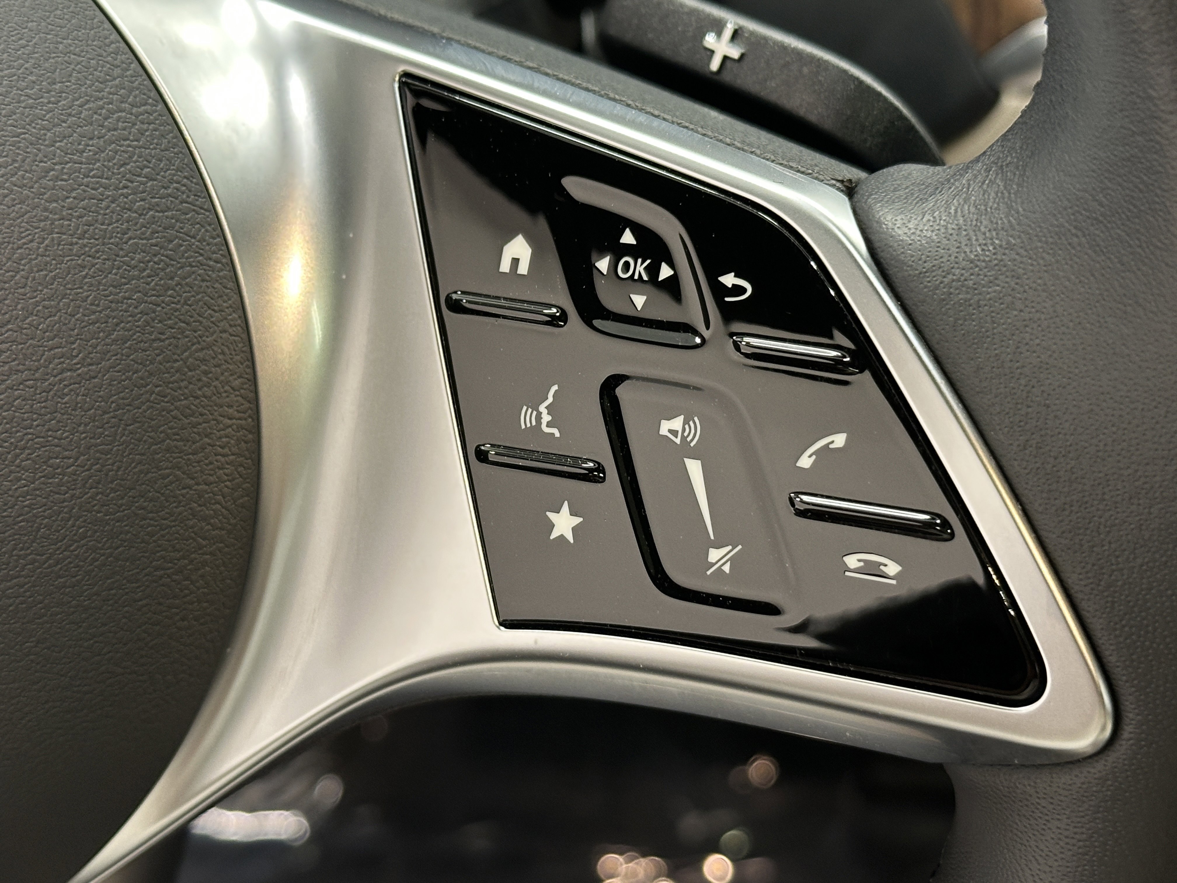 2024 Mercedes Benz C 300 photo 25