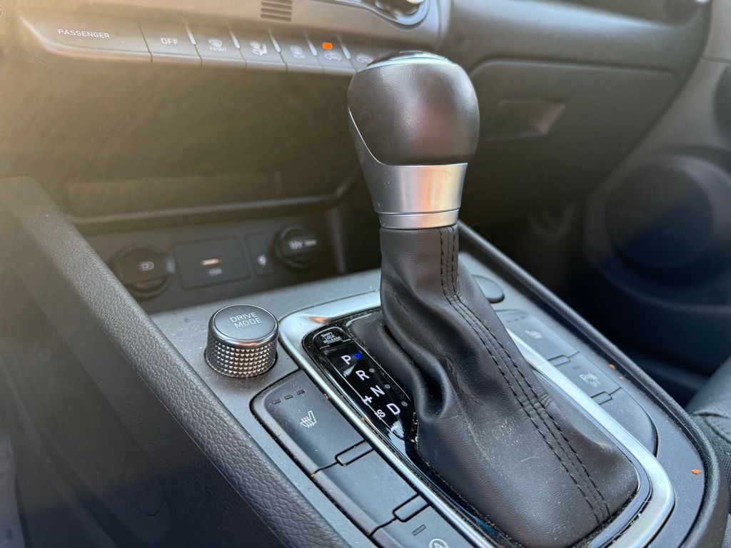 2022 Hyundai Kona Limited photo 22