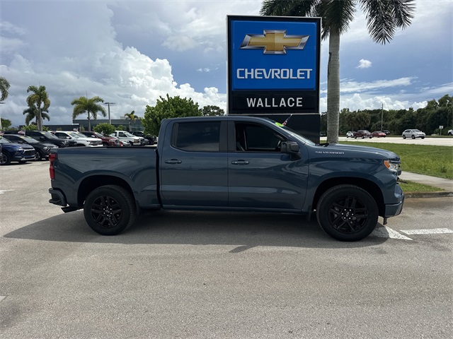 2024 Chevrolet Silverado 1500 RST photo 4