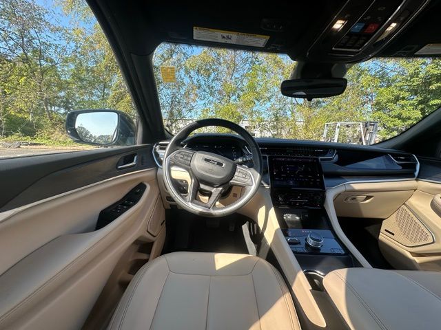 2023 Jeep Cherokee 4xe photo 14