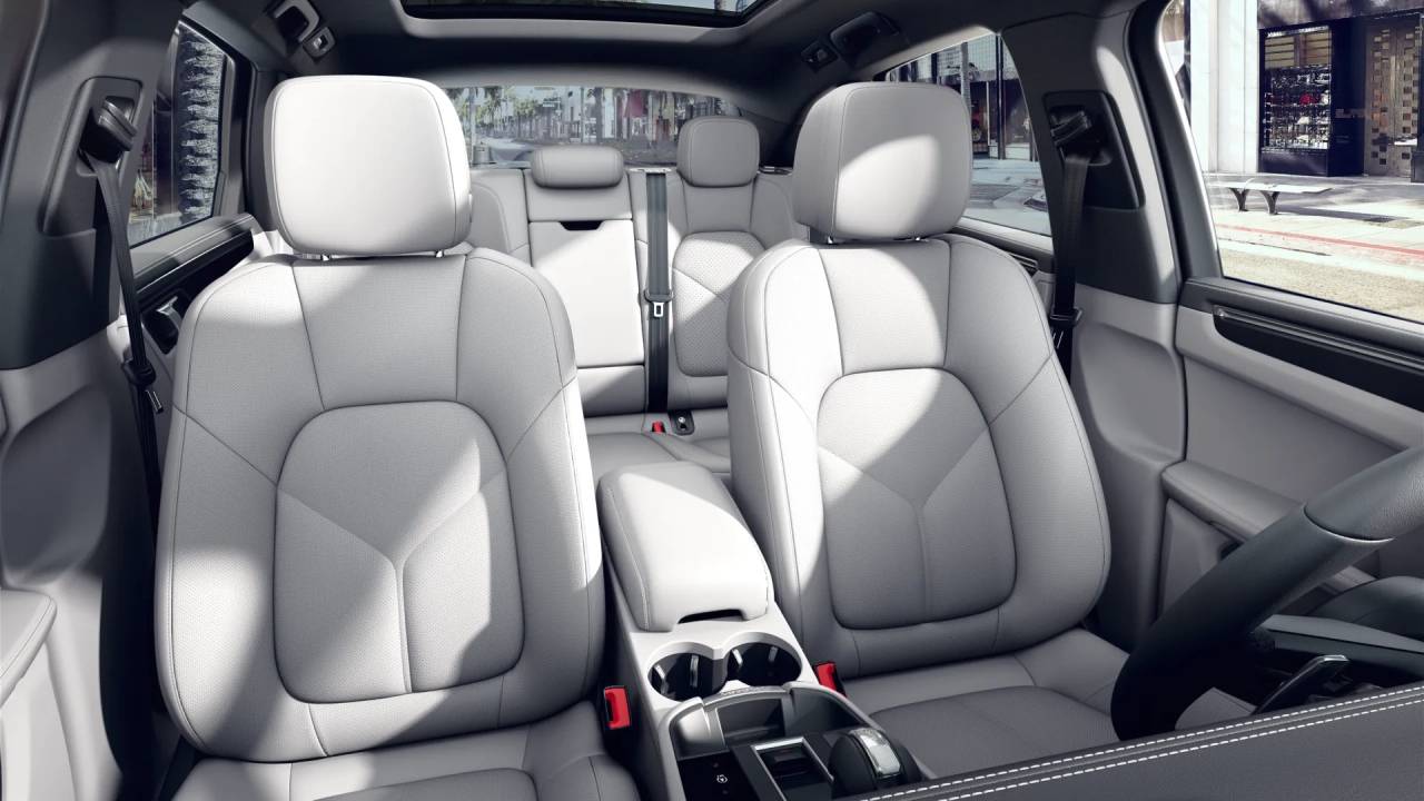 2025 Porsche Macan Base photo 6