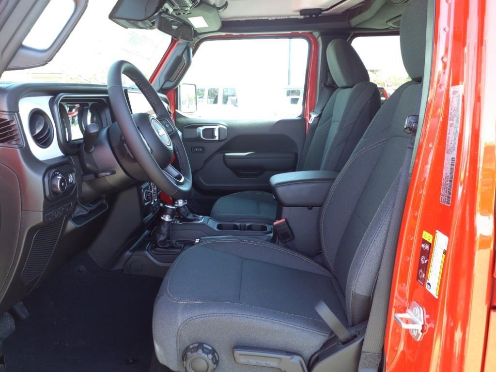 2025 Jeep Wrangler Sport S photo 4