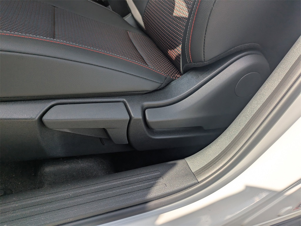 2025 Nissan Kicks SR photo 20