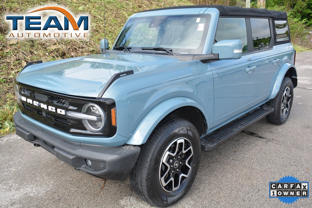 2022 Ford Bronco 4-Door Outer Banks's photo