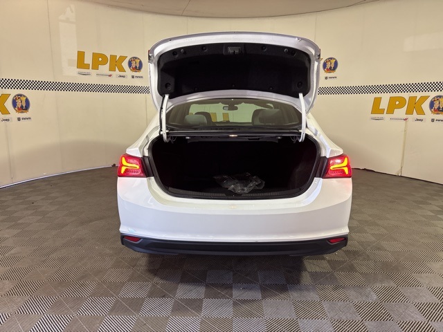 2022 Chevrolet Malibu 1LT photo 3