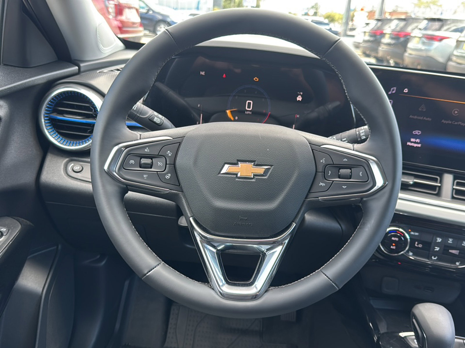 2025 Chevrolet Trax LT photo 29