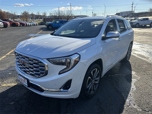 2020 Gmc Terrain Denali photo 2