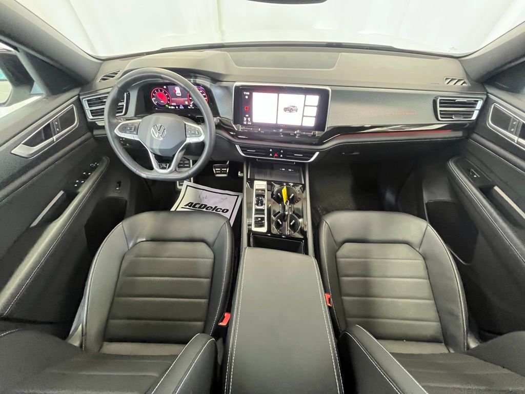 2025 Volkswagen Atlas Cross Sport SEL R-Line photo 12