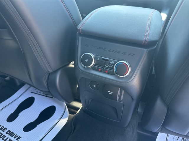 2025 Ford Explorer ST photo 8