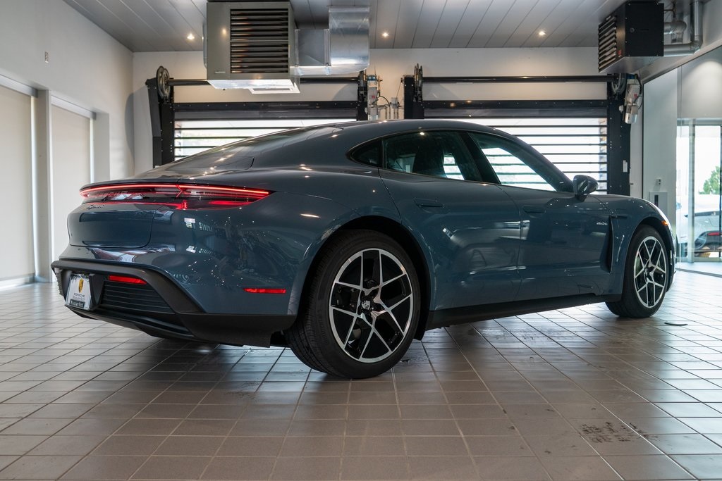 2025 Porsche Taycan 4 photo 9
