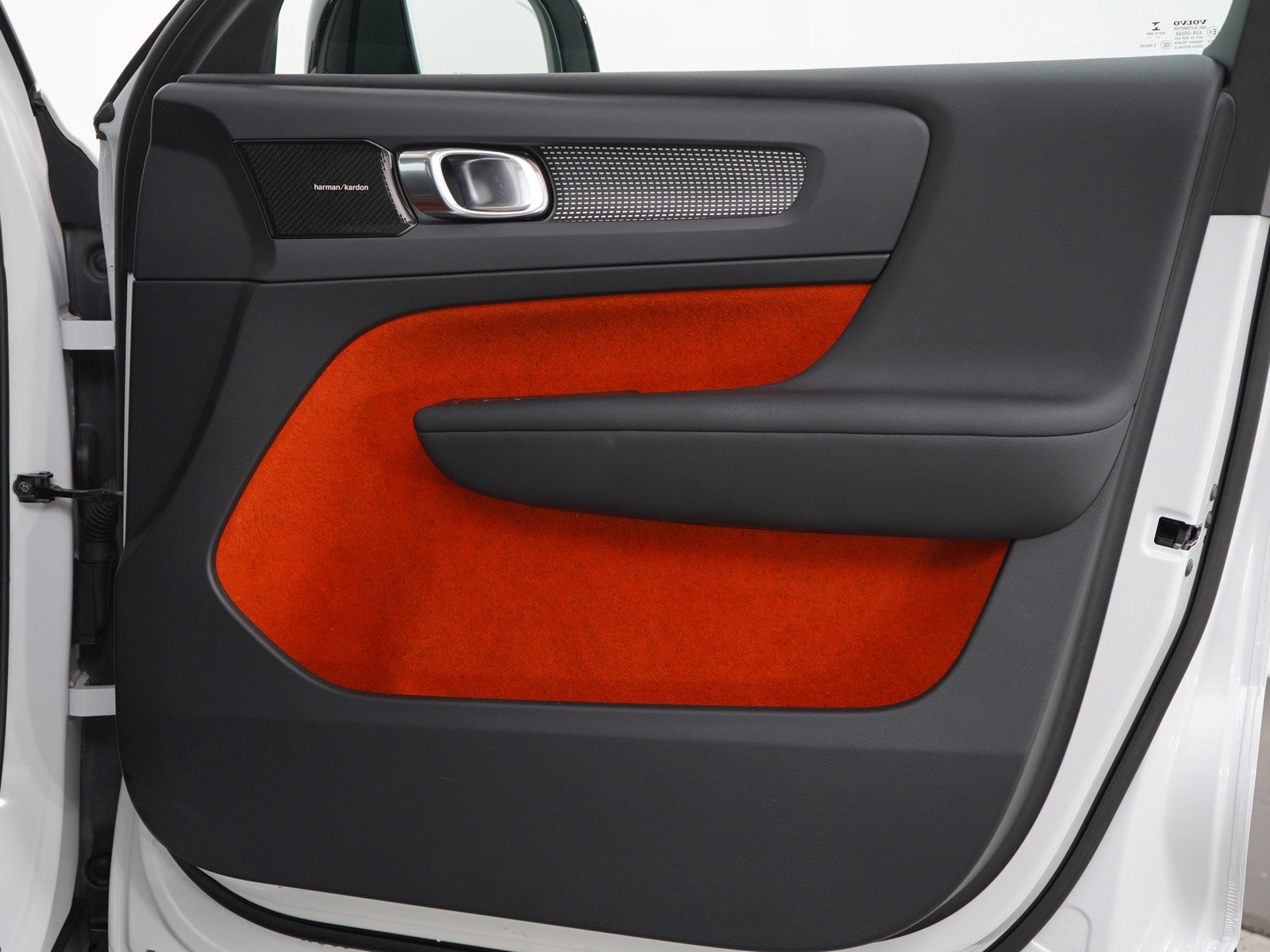 2019 Volvo XC40 R-Design photo 10