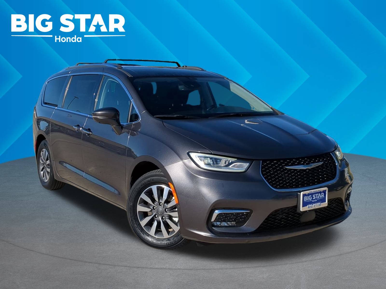 2021 Chrysler Pacifica Hybrid Touring L's photo