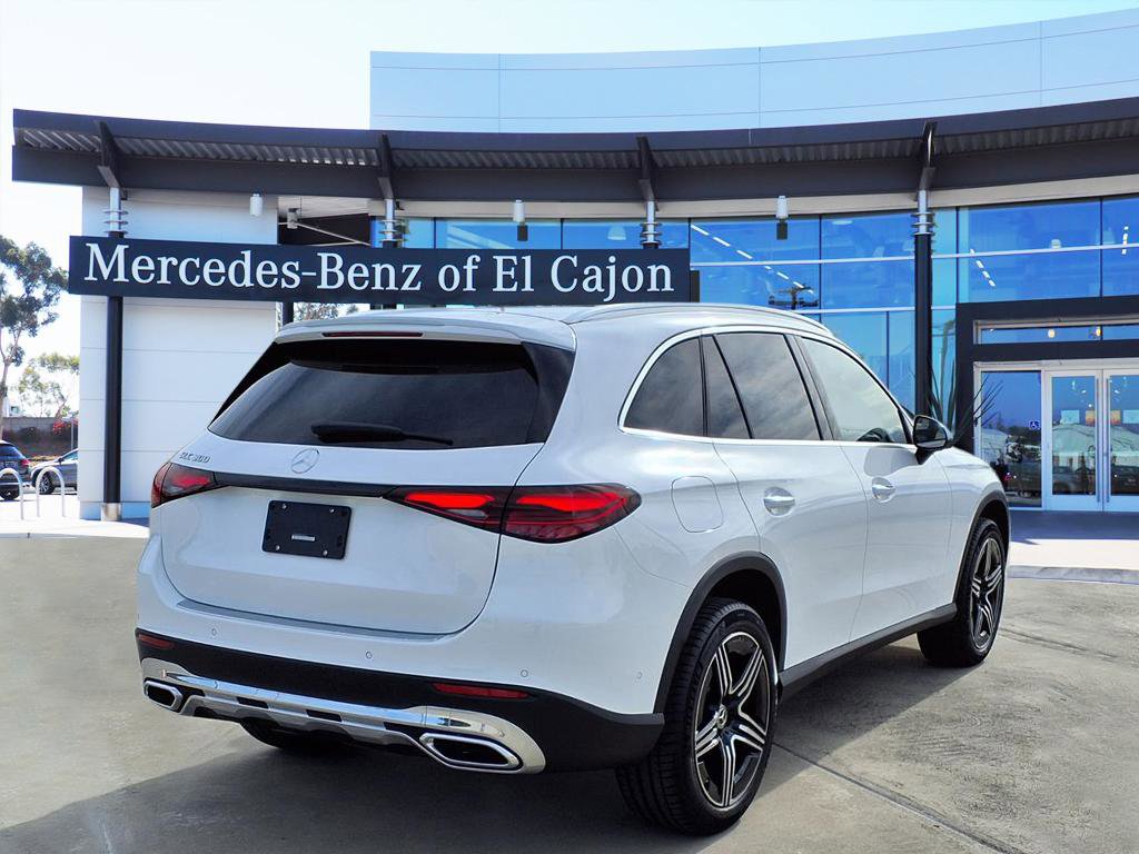 2026 Mercedes Benz GLC 300 photo 3