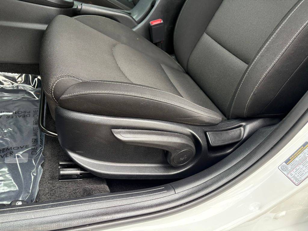 2023 Kia Forte LXS photo 13