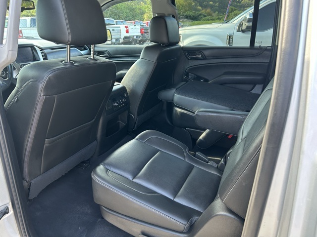 2020 Chevrolet Suburban Premier photo 3