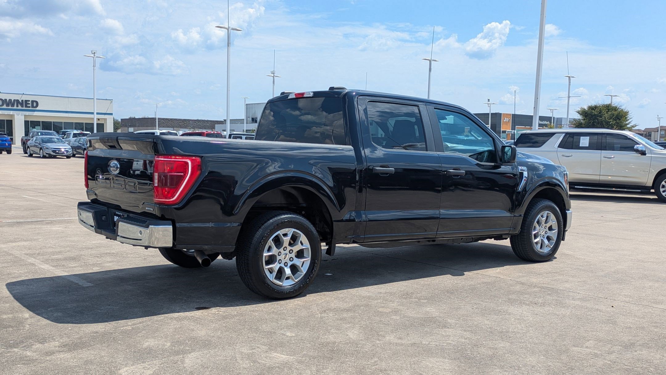2023 Ford F-150 XLT photo 3