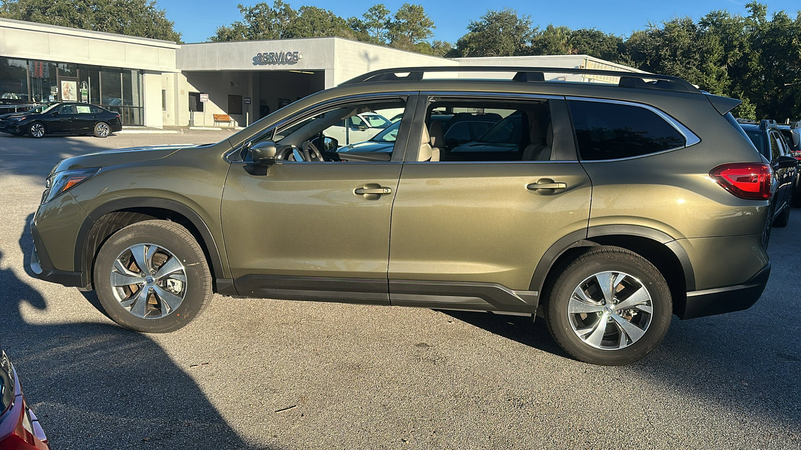 2025 Subaru Ascent Premium photo 3