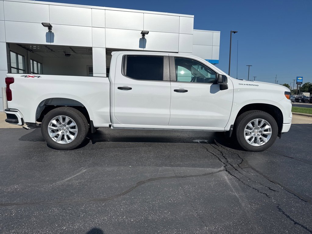 2026 Chevrolet Silverado 1500 Custom photo 8