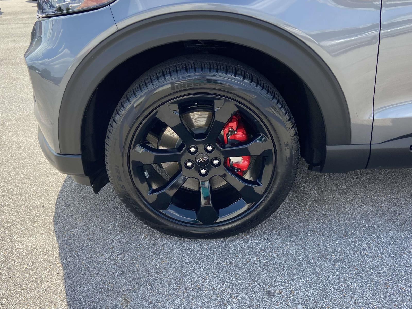 2023 Ford Explorer ST photo 23